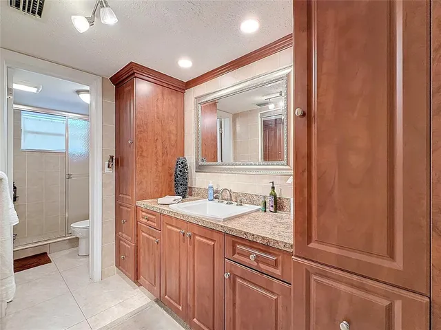 $169,000 | 4270 Northwest 40th Street, Unit 208, Lauderdale Lakes, FL 33319