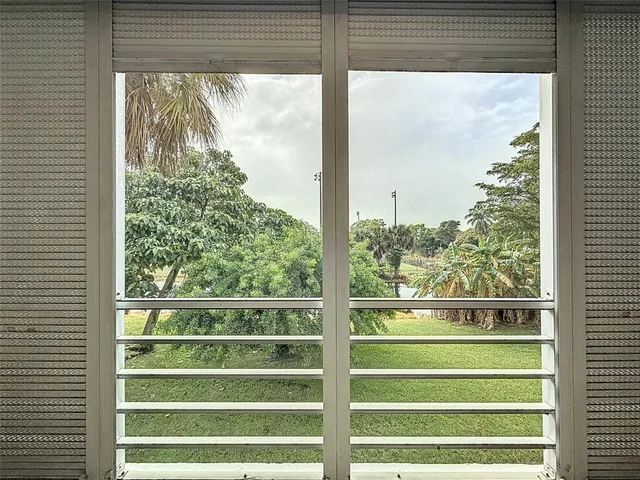 $169,000 | 4270 Northwest 40th Street, Unit 208, Lauderdale Lakes, FL 33319