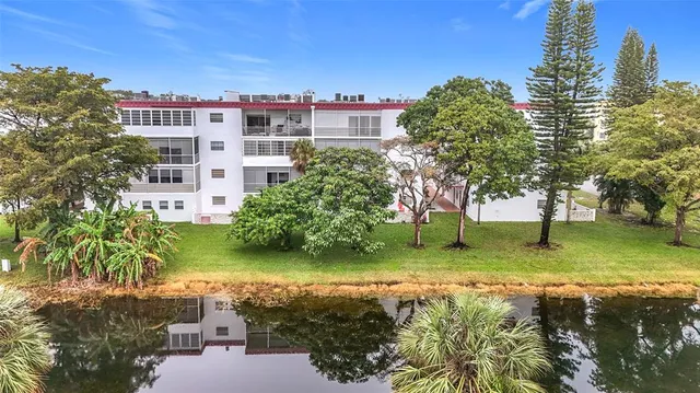 $169,000 | 4270 Northwest 40th Street, Unit 208, Lauderdale Lakes, FL 33319