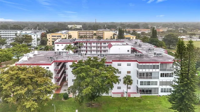 $169,000 | 4270 Northwest 40th Street, Unit 208, Lauderdale Lakes, FL 33319