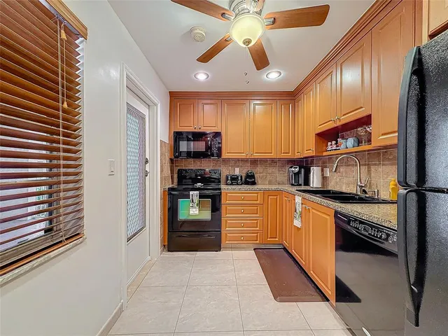 $169,000 | 4270 Northwest 40th Street, Unit 208, Lauderdale Lakes, FL 33319