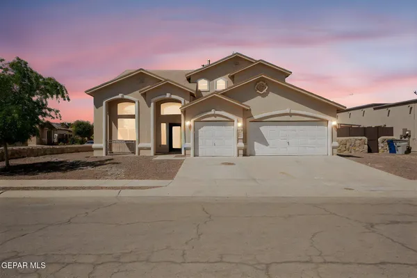 $340,000 | 3049 Lookout Point Drive, El Paso, TX 79938