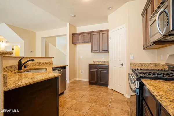 $340,000 | 3049 Lookout Point Drive, El Paso, TX 79938