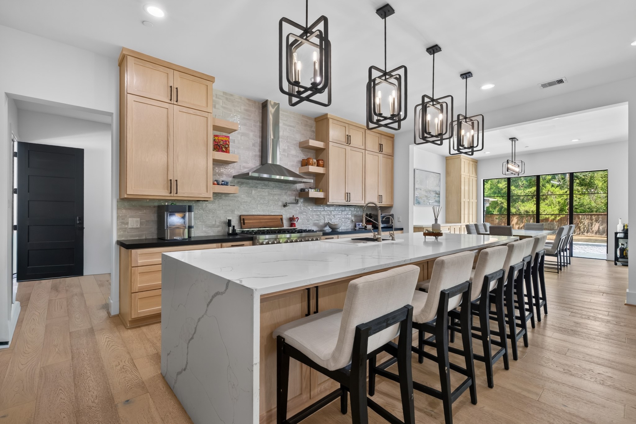 1432 Bingle Road Houston, TX 77055 - Photo 16 of 50 Gallery Image 16