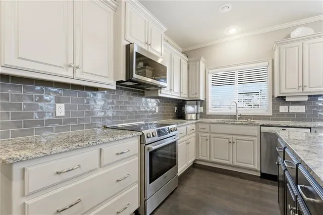 $635,000 | 2410 Northeast 111th Terrace, Kansas City, MO 64155