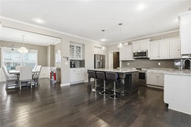 $635,000 | 2410 Northeast 111th Terrace, Kansas City, MO 64155