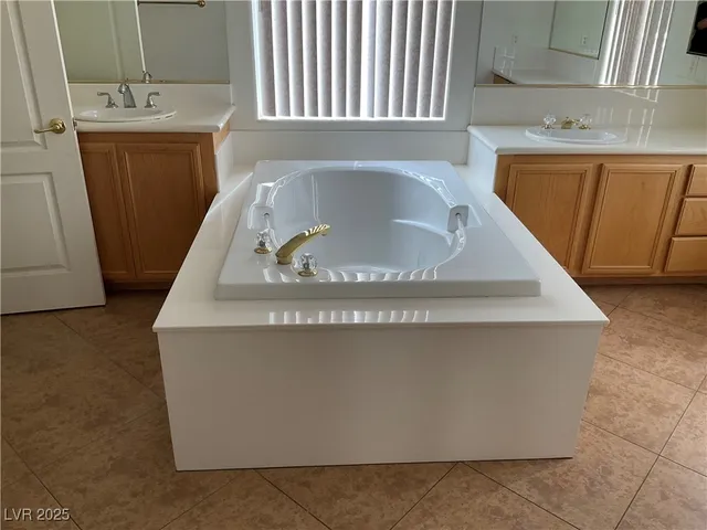 $3,100 | 7949 Mosaic Harbor Avenue, Las Vegas, NV 89117