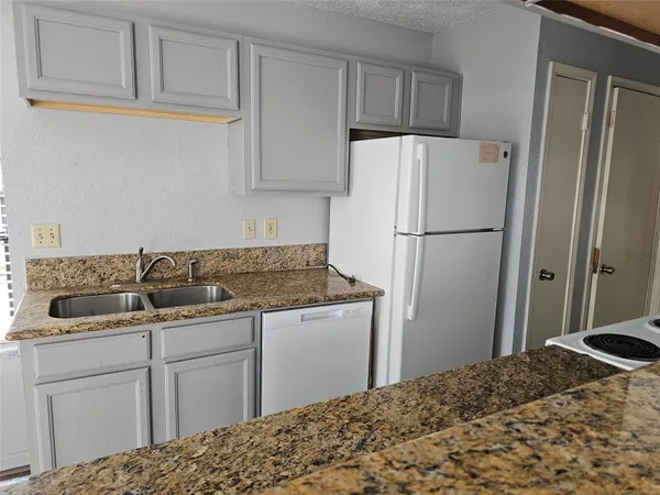 $74,999 | 2750 Holly Hall Street, Unit 702, Houston, TX 77054