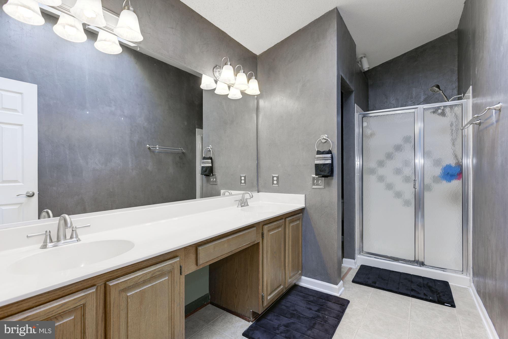 8571 Yoder Street Manassas, VA 20110 - Photo 14 of 27 Bath (Master)