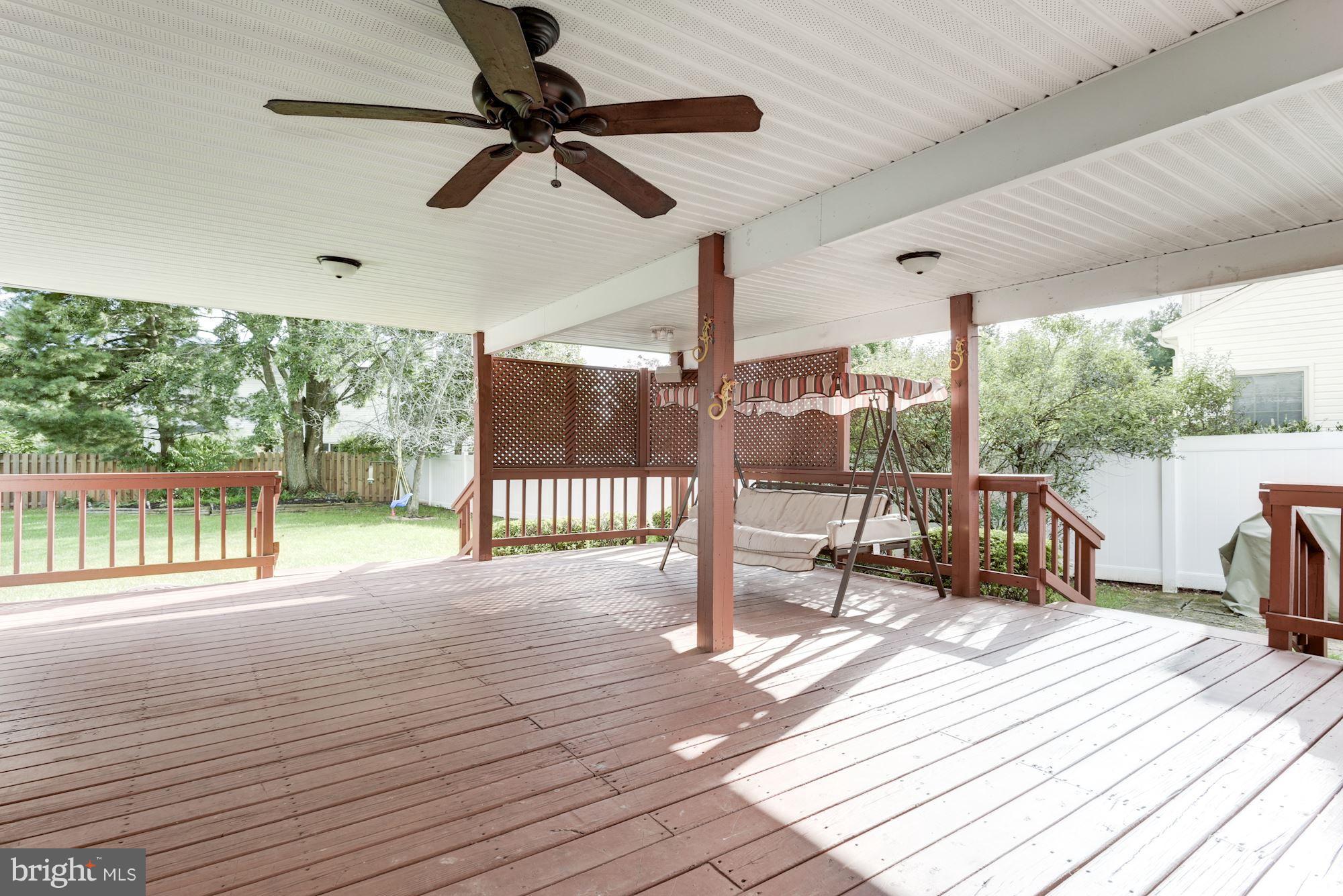 8571 Yoder Street Manassas, VA 20110 - Photo 22 of 27 SPACIOUS DECK OFF FAMILY ROOM