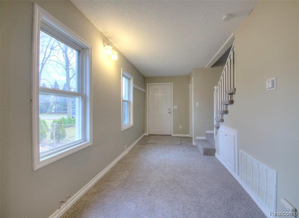 25550 Student Redford, MI 48239 - Photo 5 of 13
