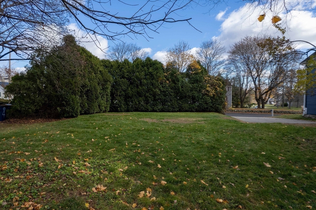 4 Shaw Street Medway, MA 02053 - Photo 35 of 42