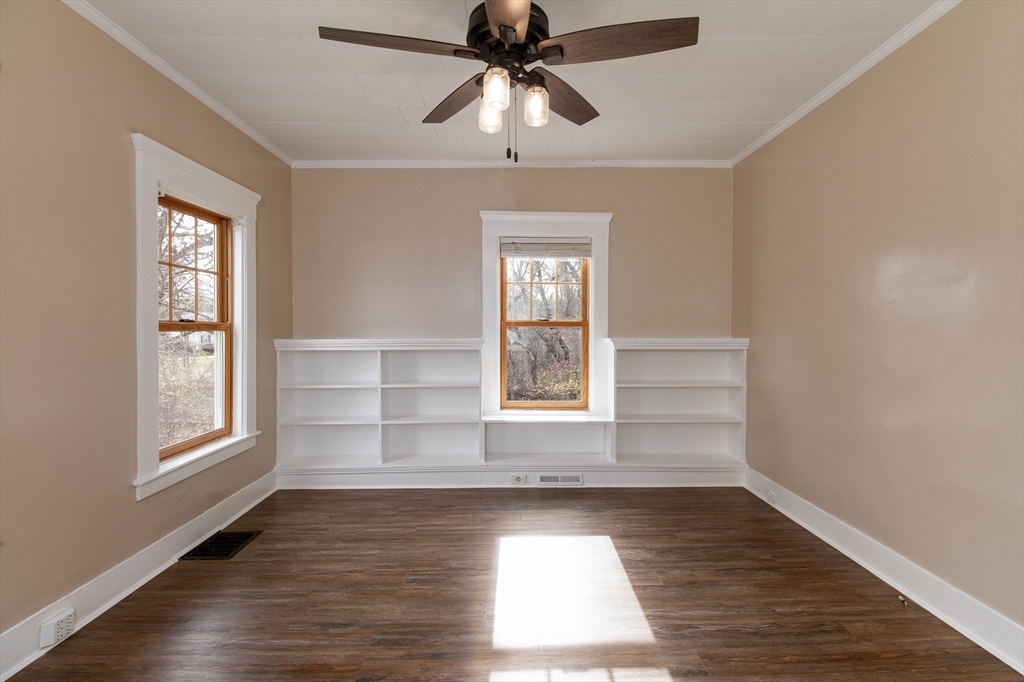 4 Shaw Street Medway, MA 02053 - Photo 6 of 42