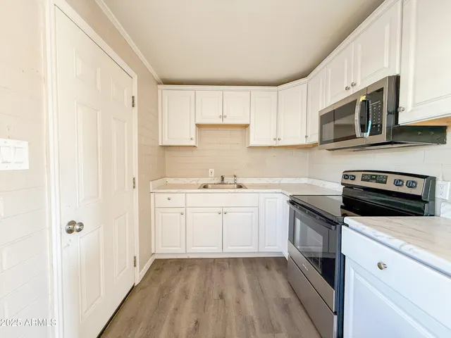 $995 | 2 East Navajo Road, Unit F, Tucson, AZ 85705