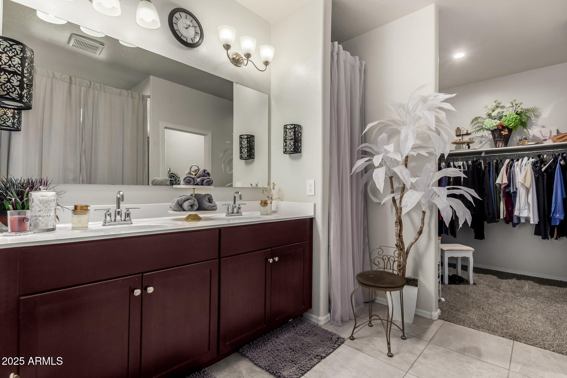 24077 Field Road Florence, AZ 85132 - Photo 21 of 34 a bathroom with a sink and a mirror