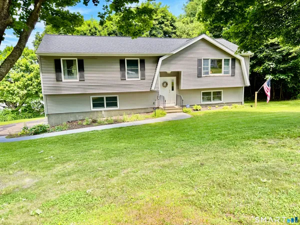 $3,200 | 5 Governors Lane, Bethel, CT 06801