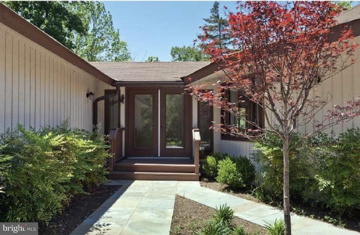 2119 South Sugan Road New Hope, PA 18938 - Photo 3 of 5