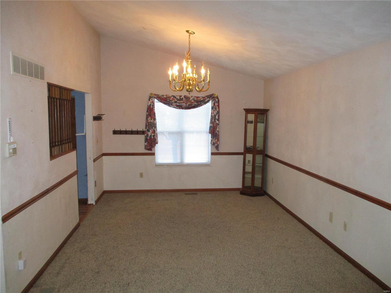 348 Radcliff Road Shiloh, IL 62221 - Photo 5 of 23 Gallery Image 5