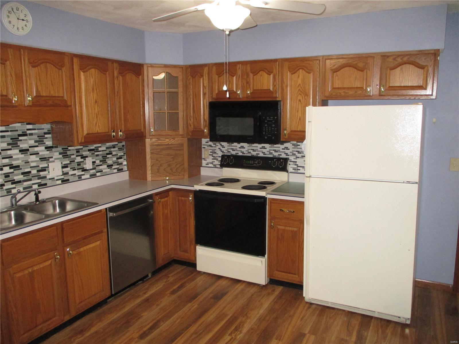 348 Radcliff Road Shiloh, IL 62221 - Photo 6 of 23 Gallery Image 6