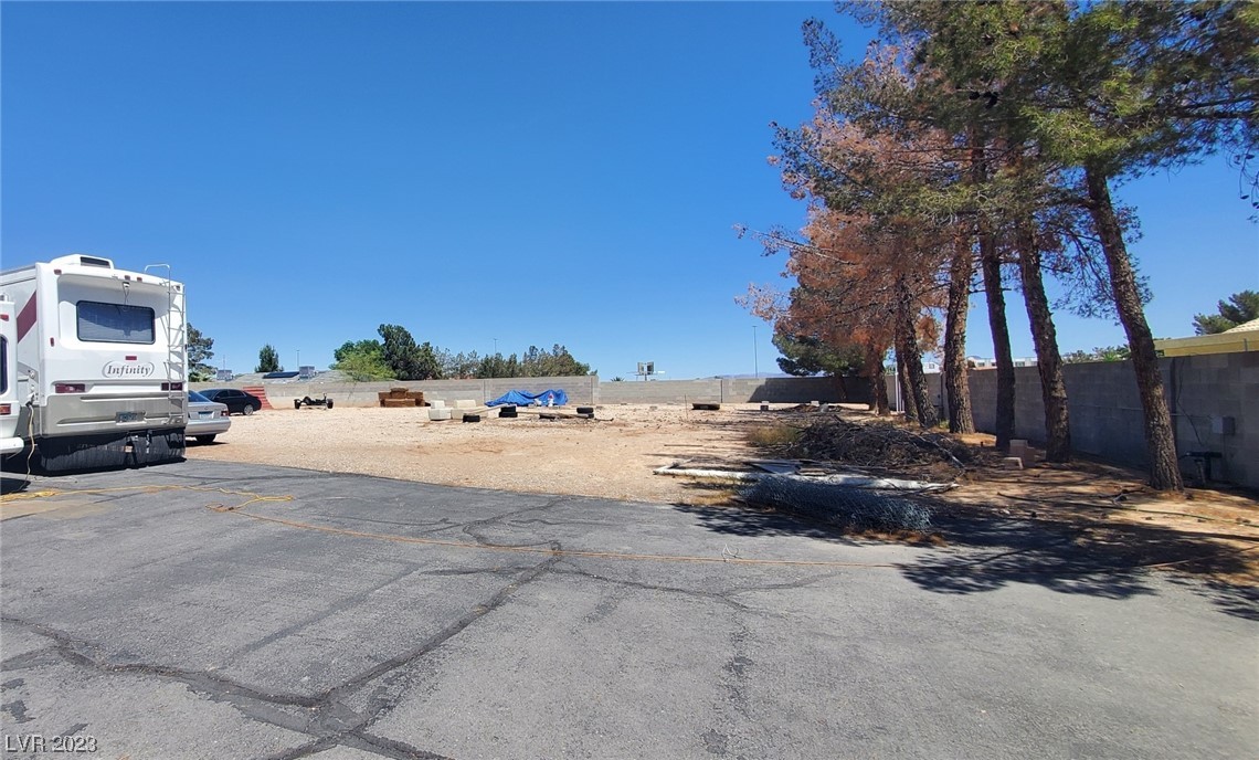 3284 West Pebble Road Las Vegas, NV 89139 - Photo 2 of 8