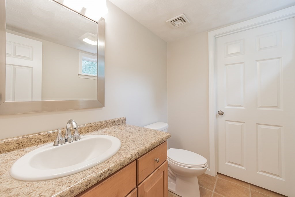 39-41 Bicknell Road, Unit 41 Billerica, MA 01821 - Photo 11 of 33 Gallery Image 11