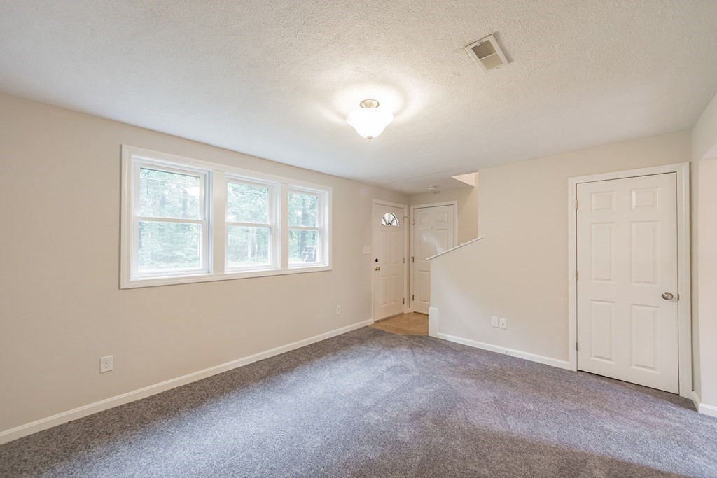 39-41 Bicknell Road, Unit 41 Billerica, MA 01821 - Photo 7 of 33 Gallery Image 7