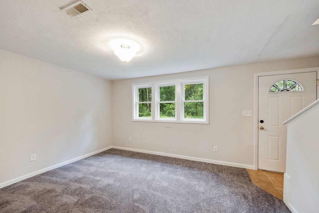 39-41 Bicknell Road, Unit 41 Billerica, MA 01821 - Photo 10 of 33 Gallery Image 10