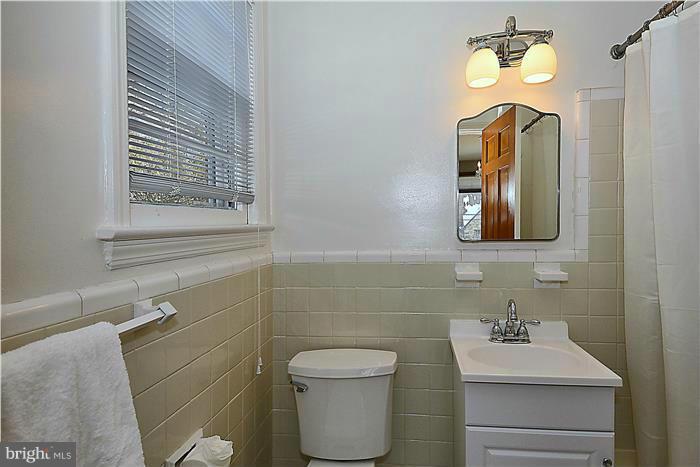 10309 Pierce Drive Silver Spring, MD 20901 - Photo 12 of 26 Bath (Master)
