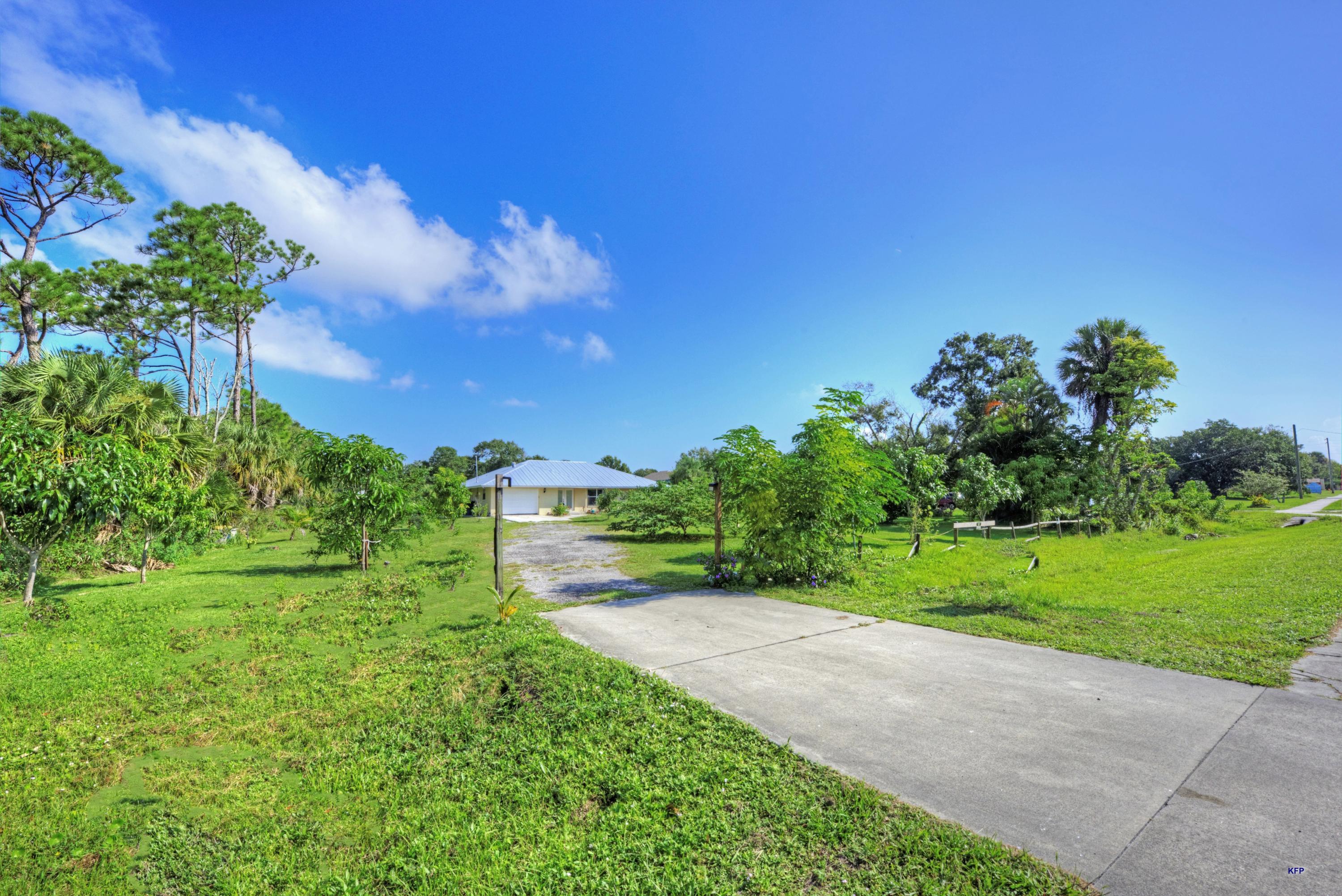 424 East Weatherbee Road Fort Pierce, FL 34982 - Photo 3 of 43 AA9E389E-EBAC-4EAC-96DC-A4218AB9CB39