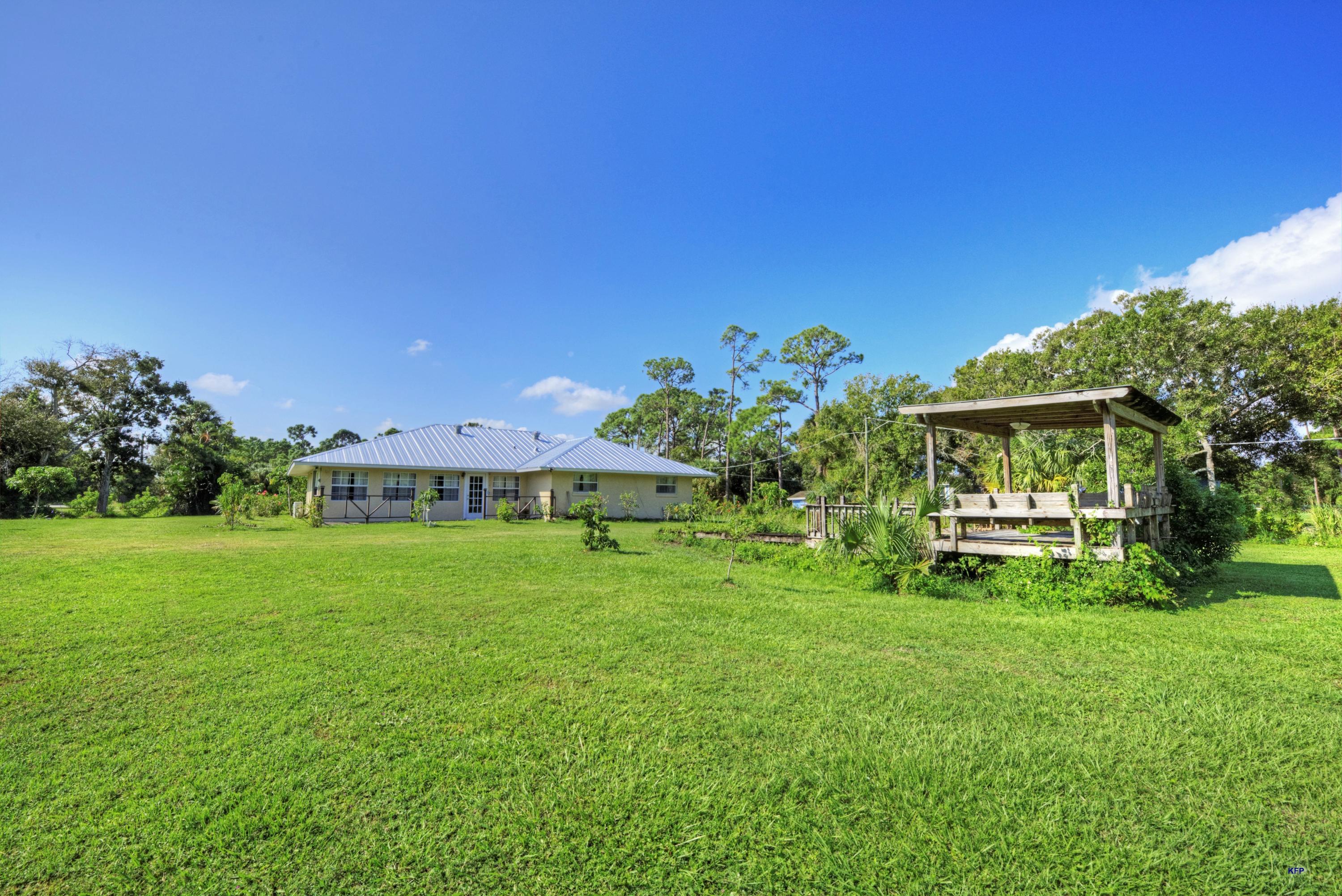 424 East Weatherbee Road Fort Pierce, FL 34982 - Photo 9 of 43 7882789F-F157-4AA5-9077-188DF2DFBDED
