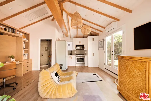 $8,750 | 3977 Berryman Avenue, Los Angeles, CA 90066