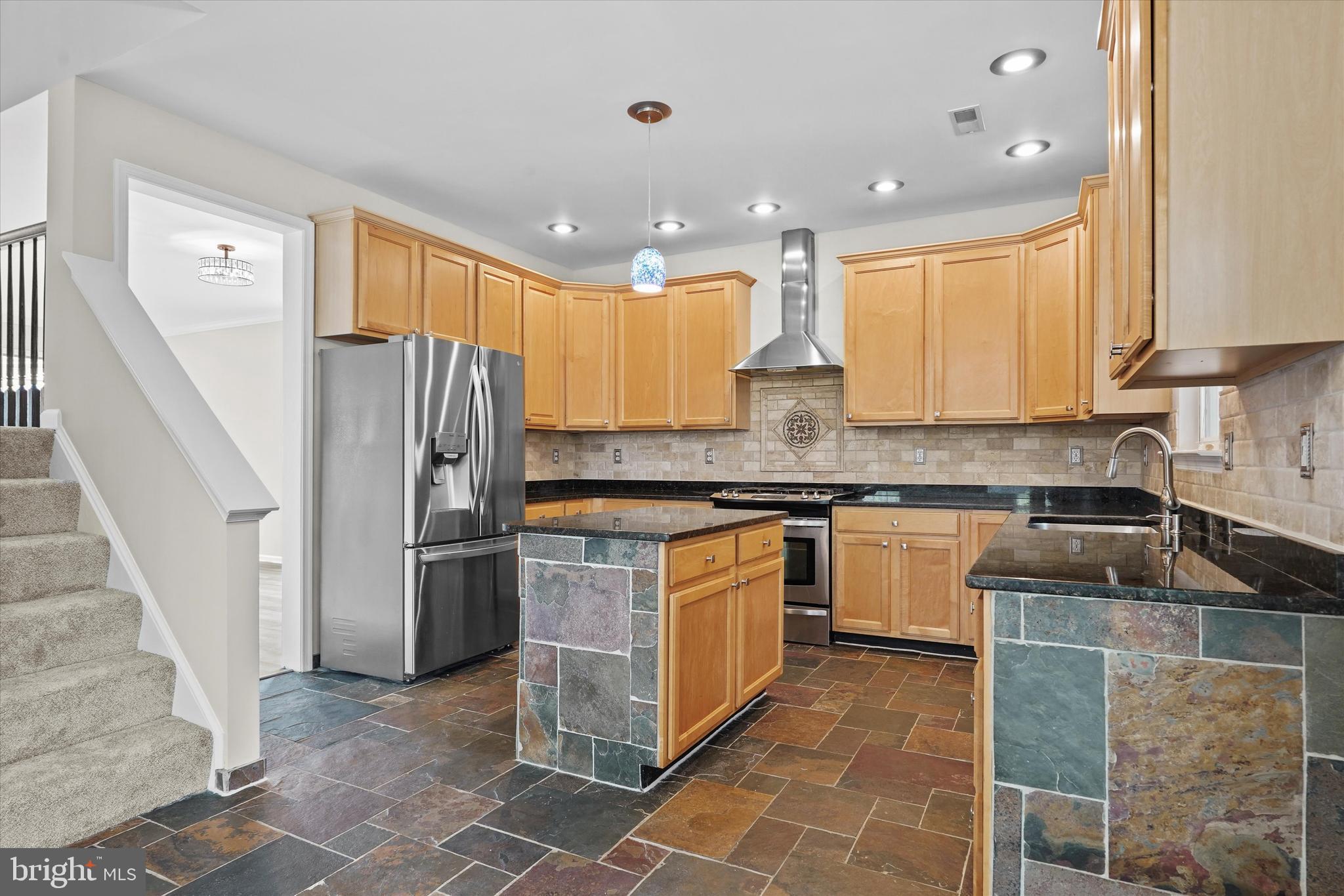 8480 Catia Lane Springfield, VA 22153 - Photo 9 of 38 Gallery Image 9