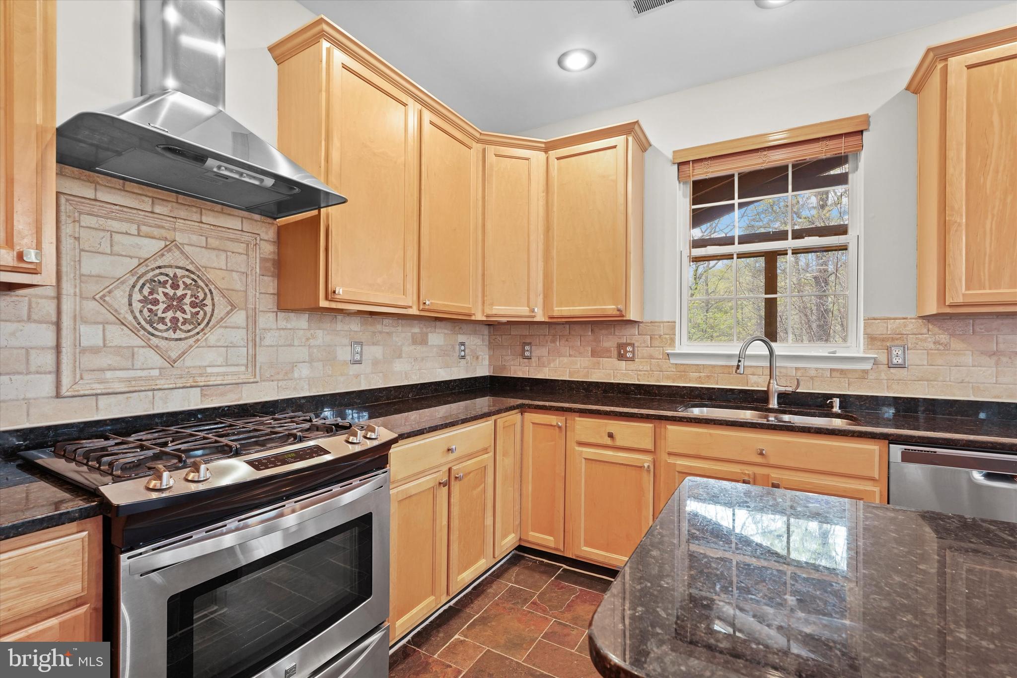 8480 Catia Lane Springfield, VA 22153 - Photo 10 of 38 Gallery Image 10