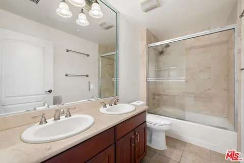 $1,049,000 | 8555 Cashio Street, Unit PH 4, Los Angeles, CA 90035