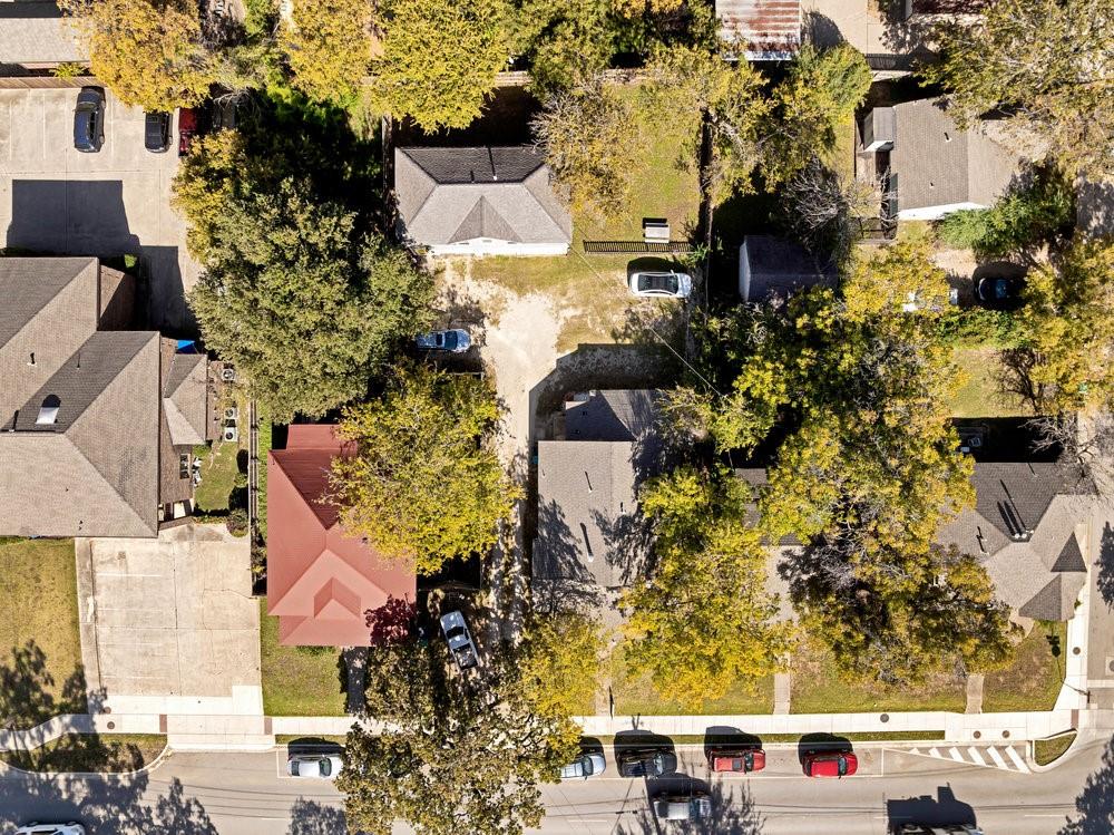 608 West Hickory Street, Unit B Denton, TX 76201 - Photo 17 of 19 an aerial view of residential houses with outdoor space