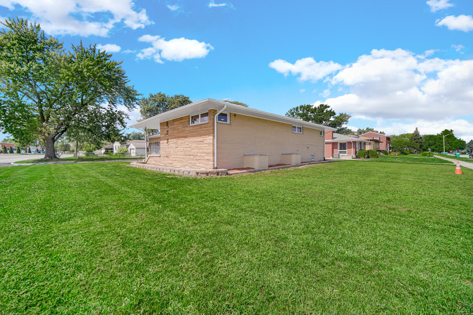 8304 Monroe Avenue Munster, IN 46321 - Photo 35 of 36 1620x1080