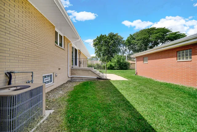 $464,900 | 8304 Monroe Avenue, Munster, IN 46321