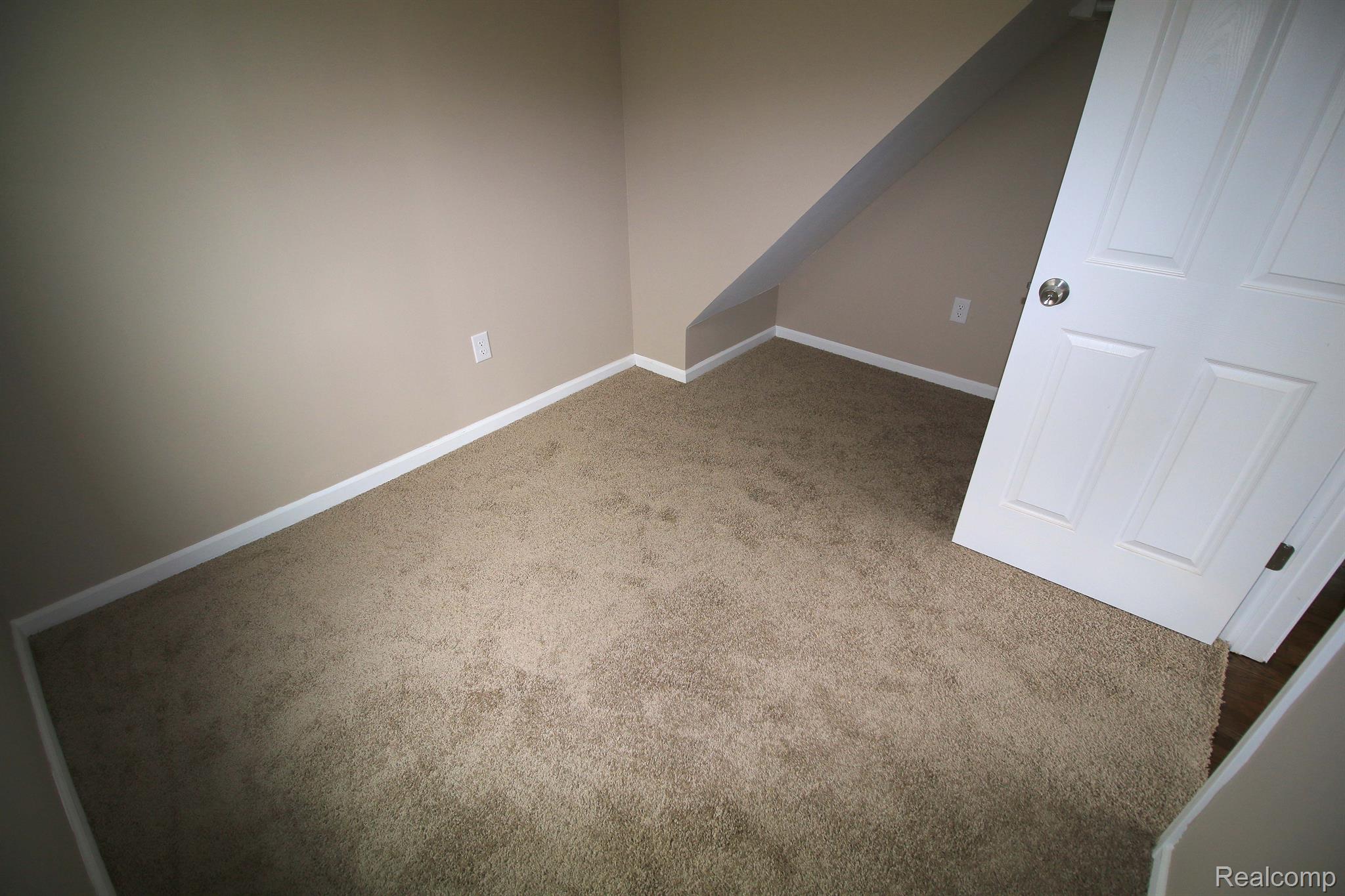 8212 Stephens Road Warren, MI 48089 - Photo 19 of 29 Gallery Image 19