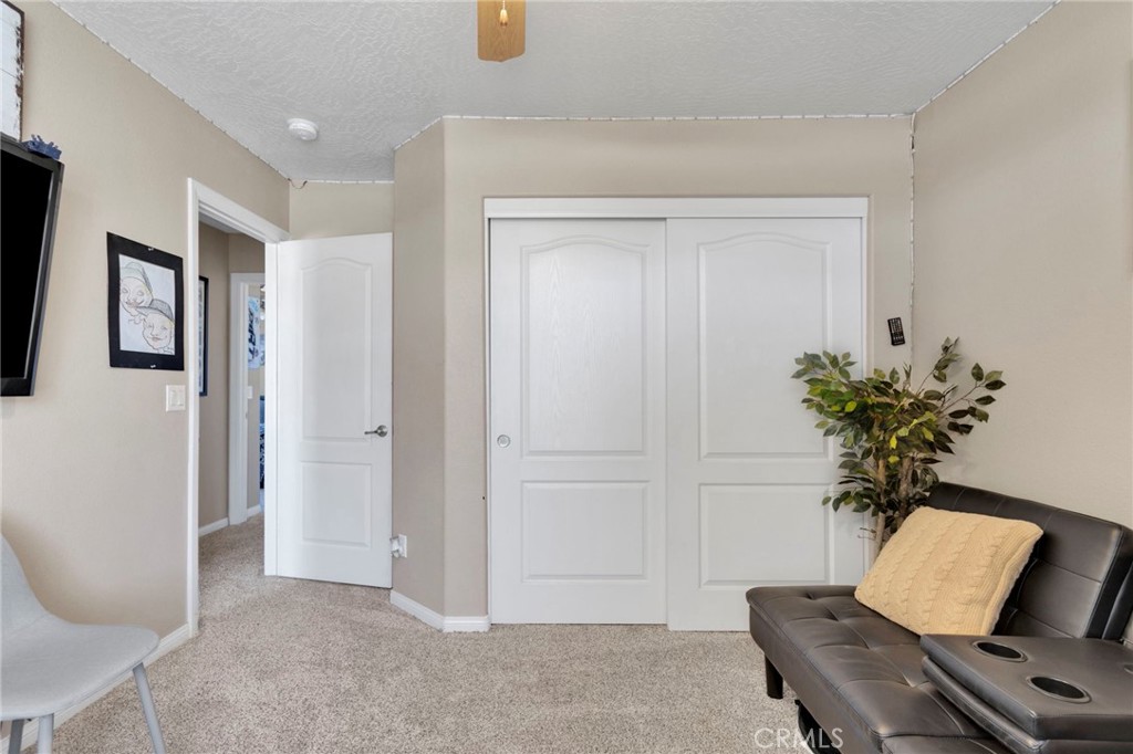 12871 Alta Vista Road Pinon Hills, CA 92372 - Photo 11 of 40 a living room with furniture
