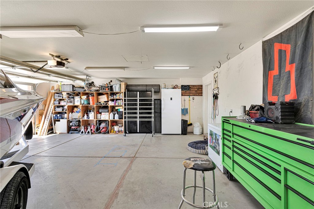 12871 Alta Vista Road Pinon Hills, CA 92372 - Photo 31 of 40 a view of a room with gym equipment