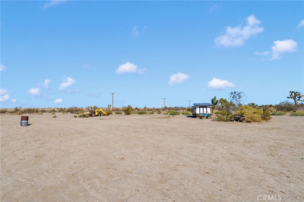12871 Alta Vista Road Pinon Hills, CA 92372 - Photo 35 of 40 a view of a lake