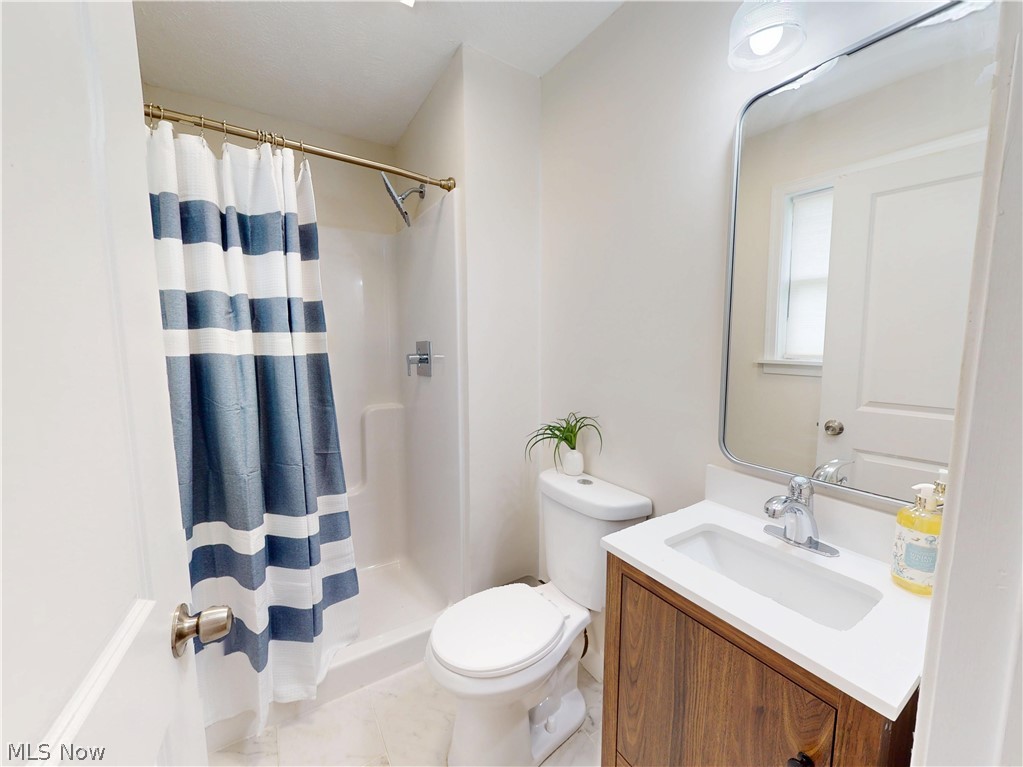 3264 Grenfall Road Norton, OH 44203 - Photo 24 of 45 Beautifully renovated bathroom