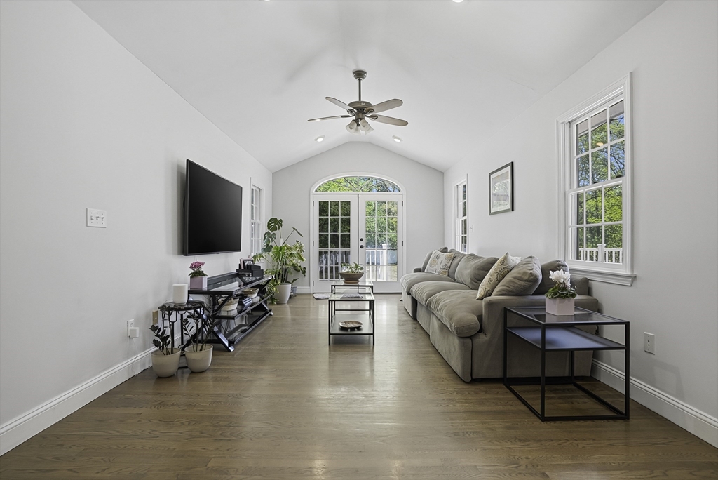 1239 Edgell Road Framingham, MA 01701 - Photo 4 of 42