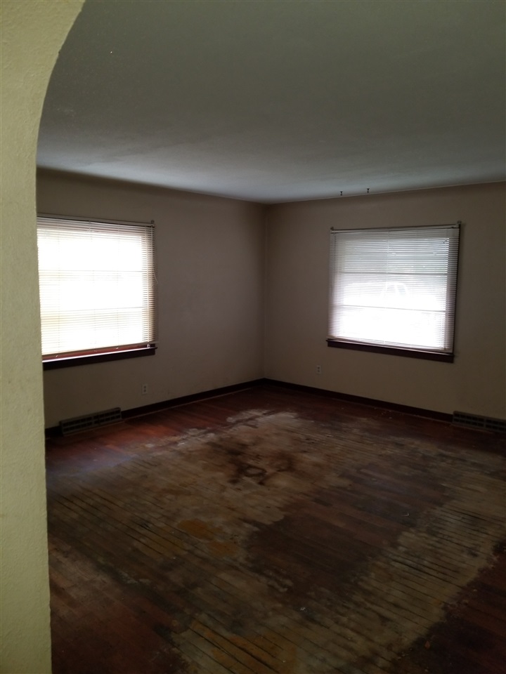 160 South Lincoln Road Bay City, MI 48708 - Photo 16 of 29