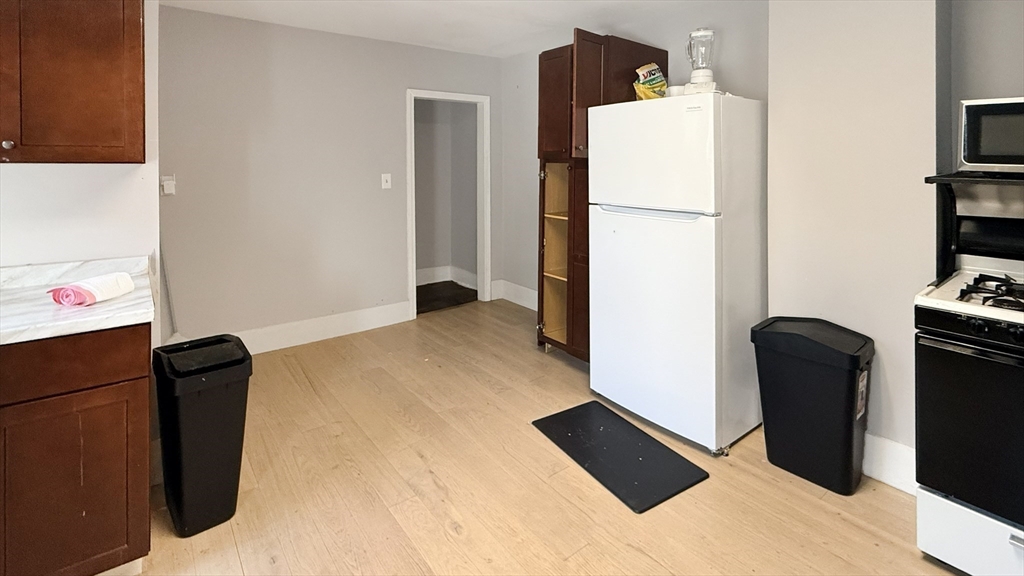 607 East 7th Street Boston, MA 02127 - Photo 5 of 22