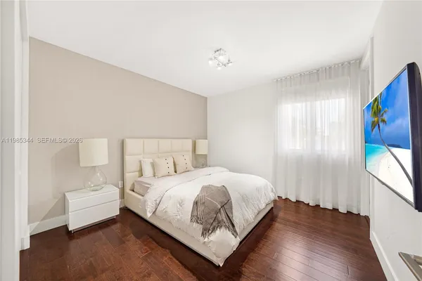 $1,997,500 | 7515 Northwest 99 Avenue, Doral, FL 33178