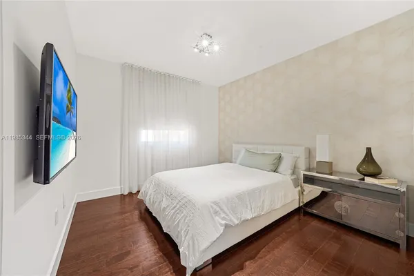 $1,997,500 | 7515 Northwest 99 Avenue, Doral, FL 33178