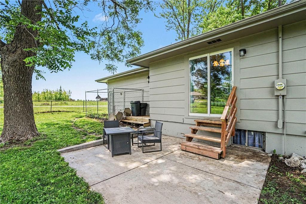 601 Mark Street Lathrop, MO 64465 - Photo 23 of 33