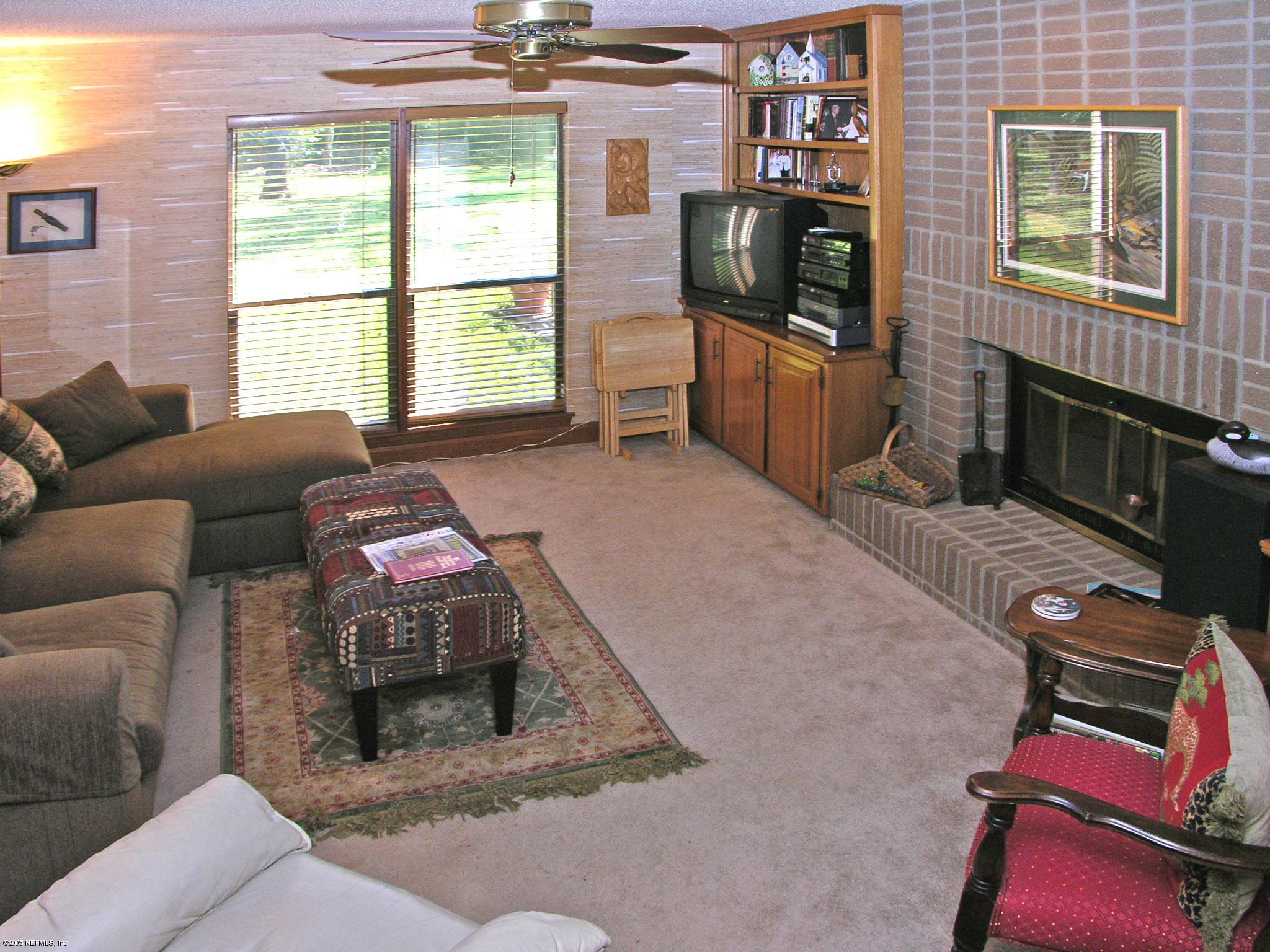 8222 Shady Grove Road Jacksonville, FL 32256 - Photo 6 of 12 Family Room