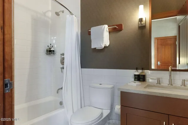 $1,249,000 | 141 East Meadow Drive, Unit 2A SOUTH, Vail, CO 81657